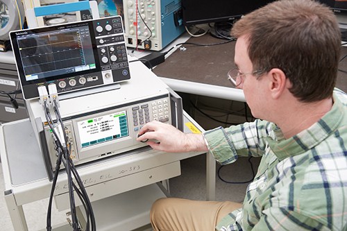 Fluke%209500C%20Osilloscope%20Calibrator_96dpi_1280x853px_E_NR-30316%20kopya%282%29.jpg