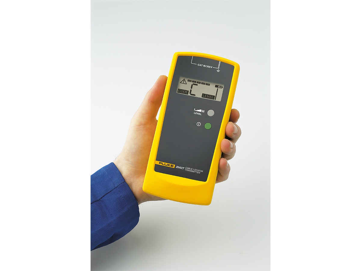 Прибор fluke. Кабелеискатель Fluke 2042. Кабелеискатель Fluke 2042 [2435038]. Трассоискатель Флюк 2042. Обнаружитель кабелей Fluke 2042.