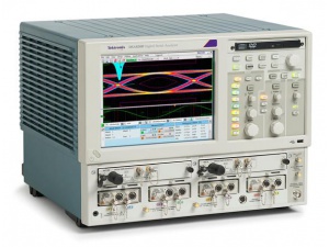 Tektronix DSA8300 - Digital Serial Analyzer Sampling Oscilloscope